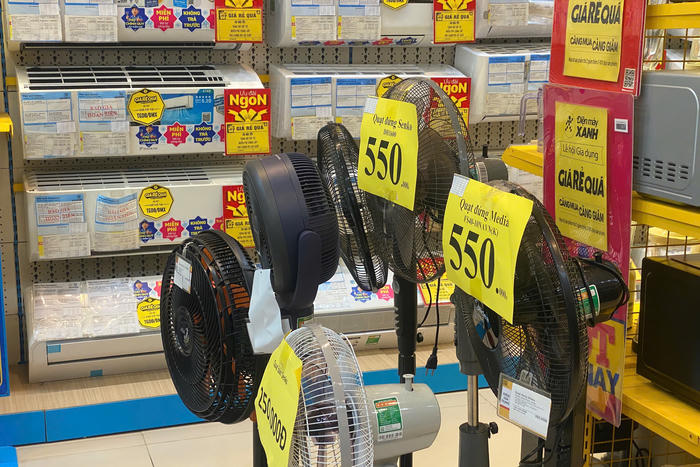 Nắng nóng đến sớm, thiết bị gia dụng tiết kiệm điện đắt hàng