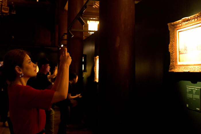 Khai mạc triển lãm 20 tác phẩm hội họa của vua Hàm Nghi