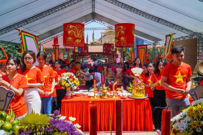 Hàng ngàn người dân tham gia Lễ Giỗ Tổ Hùng Vương