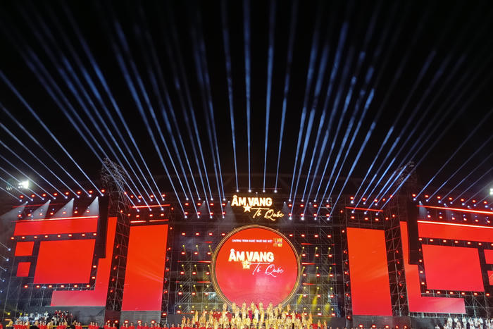 "Âm vang Tổ quốc” – Bản hùng ca nghệ thuật bừng sáng và sôi động