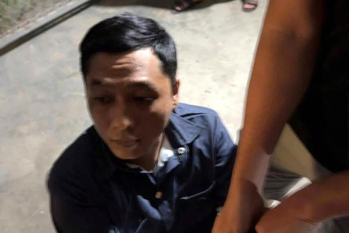 Hà Tĩnh: Bắt 2 nghi phạm cướp tiệm vàng sau 8 giờ lẩn trốn