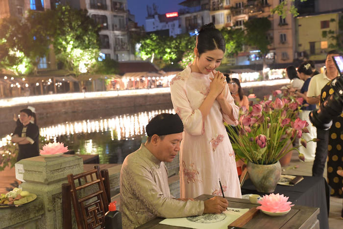 Đêm hội hoa đăng Hồ Văn: Hành trình chạm vào di sản
