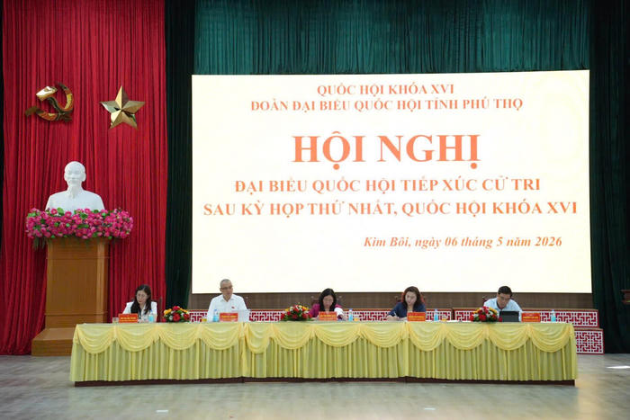 Chủ tịch Ủy ban Trung ương MTTQ Việt Nam Bùi Thị Minh Hoài tiếp xúc cử tri tại Phú Thọ