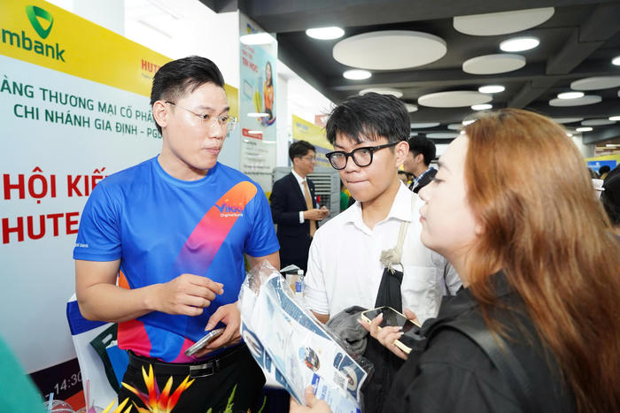 TP Hồ Chí Minh: Gần 7.000 cơ hội việc làm cho sinh viên tại Ngày hội triển lãm Công nghệ và tuyển dụng 2026