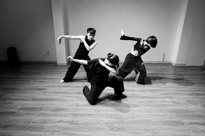 Gen Z "đánh thức" văn hóa truyền thống bằng những vũ điệu hiện đại