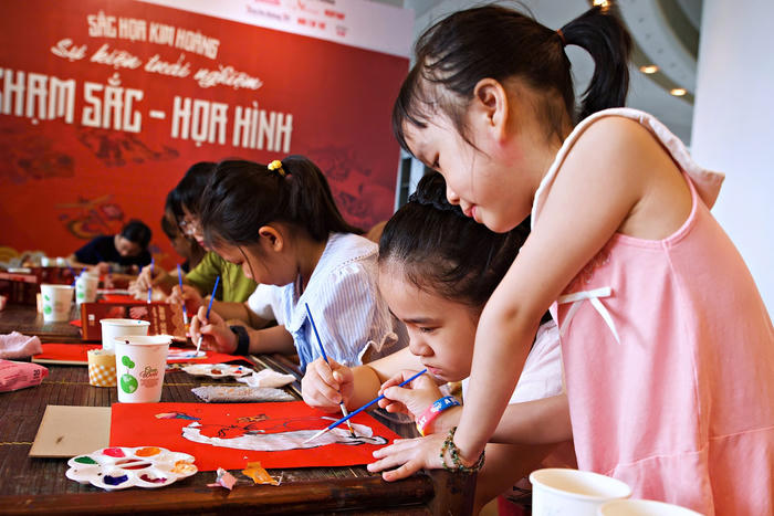 Khám phá tranh Kim Hoàng bằng những trải nghiệm thú vị