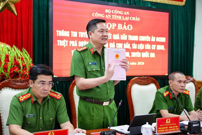 Công an tỉnh Lai Châu triệt phá đường dây làm giả gần 10.000 giấy tờ xuyên quốc gia