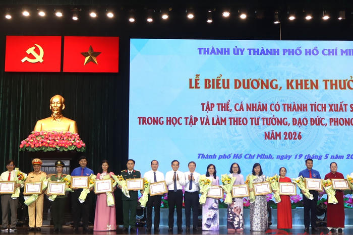 TP Hồ Chí Minh tôn vinh gần 360 cá nhân, tập thể xuất sắc học tập, làm theo gương Bác Hồ