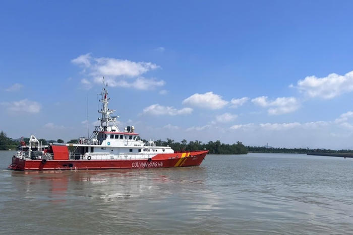 Hải Phòng: Cứu nạn thành công 9 người trên tàu khai thác thuỷ sản Hải Phòng: Cứu nạn thành công 9 người trên tàu khai thác thuỷ sản