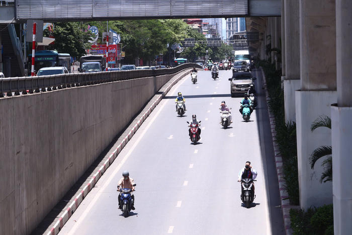 Ngày 2/6, Bắc bộ nắng nóng gay gắt, Nam bộ mưa to