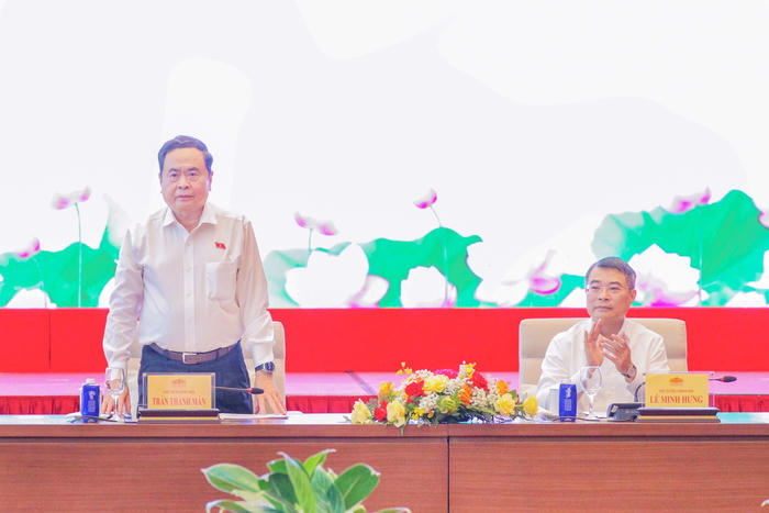 Chủ tịch Quốc hội: Xây dựng các cơ quan báo chí chuyên nghiệp, nhân văn, hiện đại