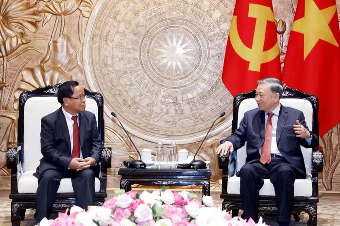 Tổng Bí thư, Chủ tịch nước tiếp Phó Thủ tướng, Bộ trưởng Tư pháp Lào