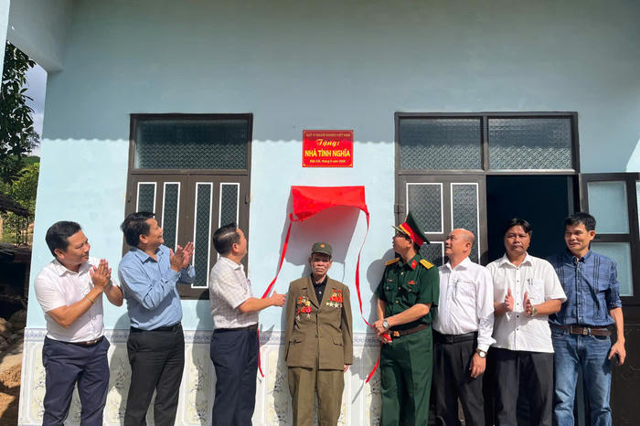 Quảng Ngãi: Trao nhà mới, tiếp thêm nghị lực cho nạn nhân chất độc da cam
