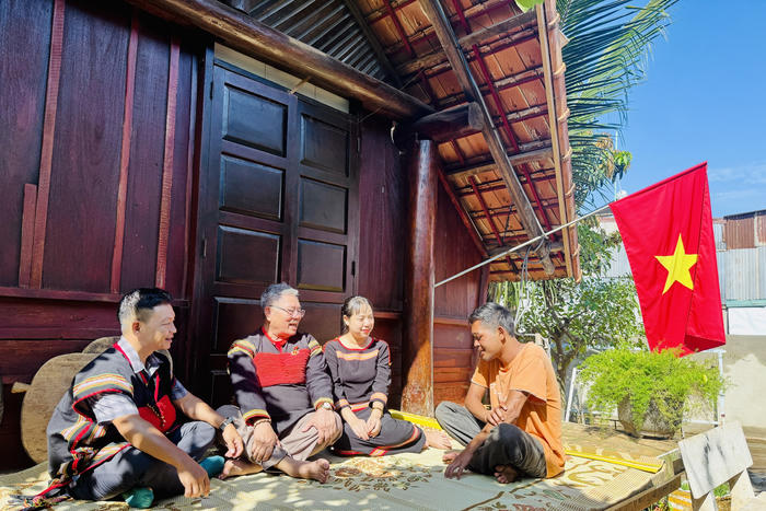 Giữ lửa đoàn kết từ cơ sở - Bài 1: Những người lặng thầm giữ mạch đoàn kết