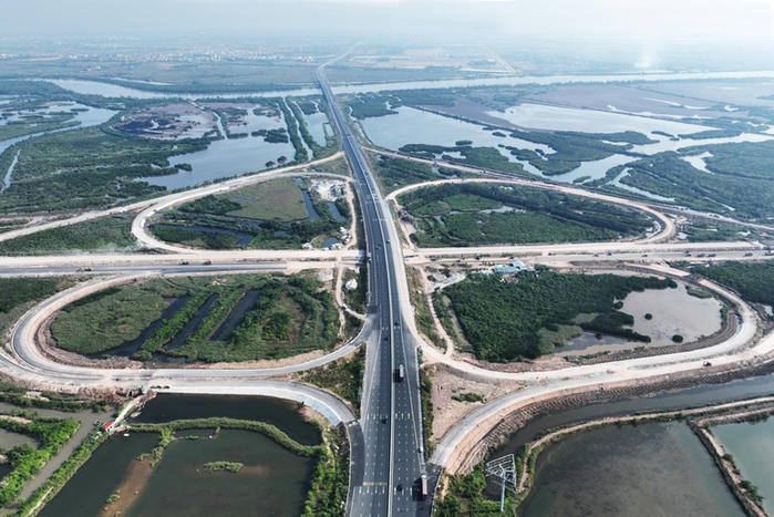 Thủ tướng: Kiên quyết không lùi tiến độ các công trình trọng điểm nếu không có lý do khách quan, chính đáng