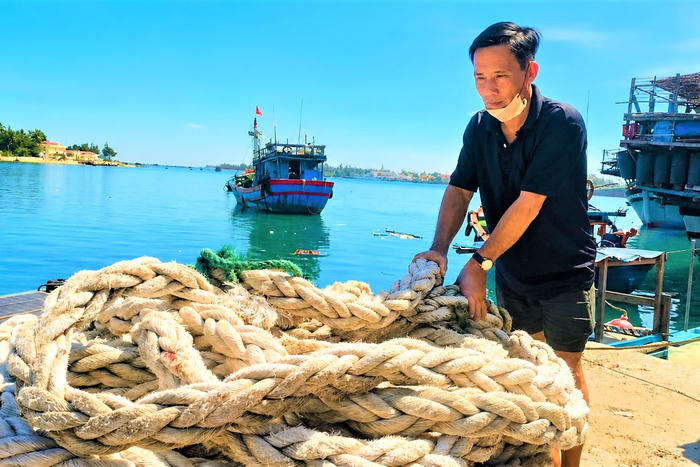 Giá nhiên liệu giảm, ngư dân tự tin bám biển