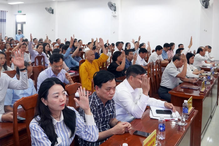 Lắng nghe dân để xây dựng chính quyền gần dân, vì dân