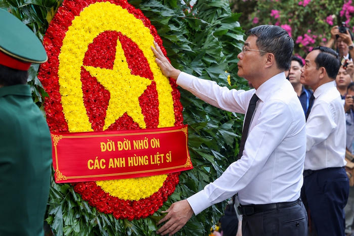 Thủ tướng Lê Minh Hưng: Bằng mọi giá, phải nỗ lực, quyết tâm cao nhất để tìm kiếm, quy tập và xác định danh tính hài cốt liệt sĩ