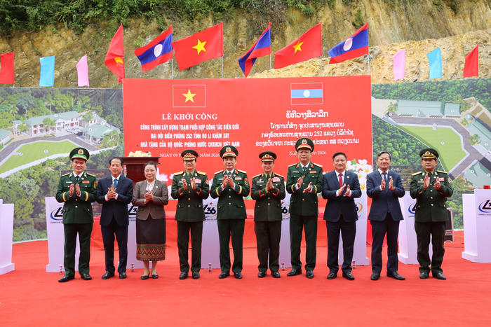 [Ảnh]: Giao lưu hữu nghị quốc phòng biên giới Việt - Lào lần thứ 3