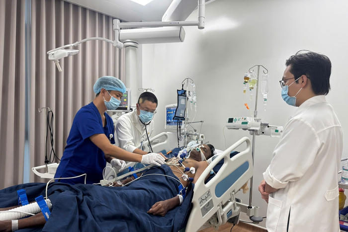 Lãnh đạo cấp cao Việt Nam gửi điện chia buồn tới Ấn Độ 