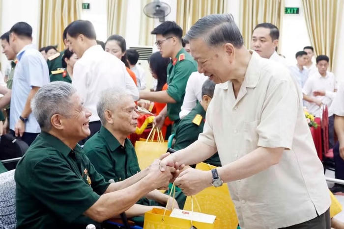 Tổng Bí thư, Chủ tịch nước: Tiếp tục rà soát, giải quyết đầy đủ chính sách đối với người có công và thân nhân