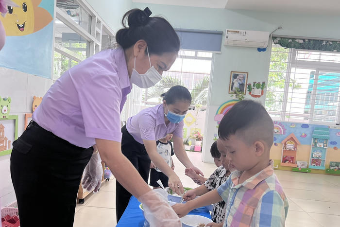 Xây dựng chuỗi thực phẩm an toàn cho bữa ăn học đường