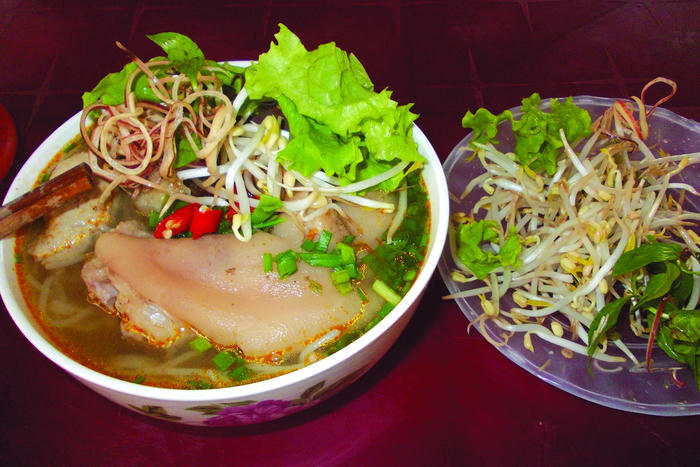 Bún bò Huế khéo chiều lòng thực khách