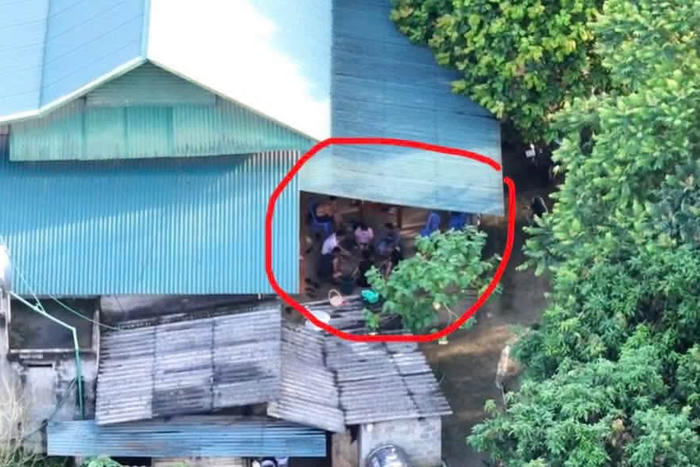 Lào Cai: Bắt quả tang 5 đối tượng đánh bạc nhờ hình ảnh từ "mắt thần"