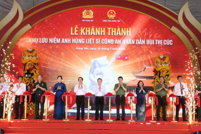 Khánh thành khu lưu niệm Anh hùng liệt sĩ Công an Nhân dân Bùi Thị Cúc tại Hưng Yên Khánh thành khu lưu niệm Anh hùng liệt sĩ Công an Nhân dân Bùi Thị Cúc tại Hưng Yên