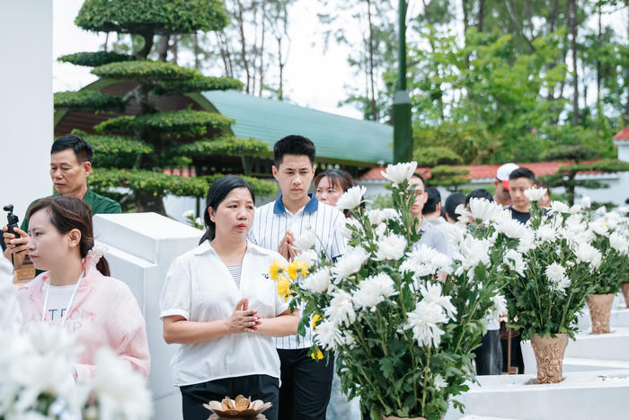Tri ân để bước tiếp