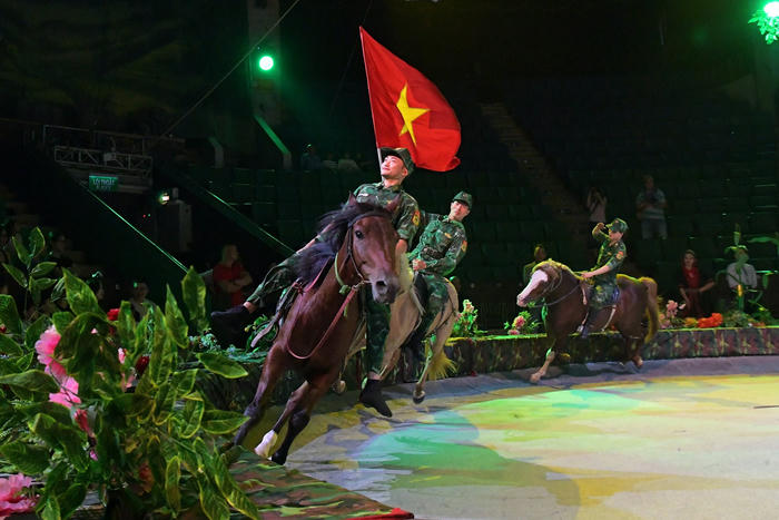  Tôn vinh người lính biên phòng qua "Vó ngựa biên cương"