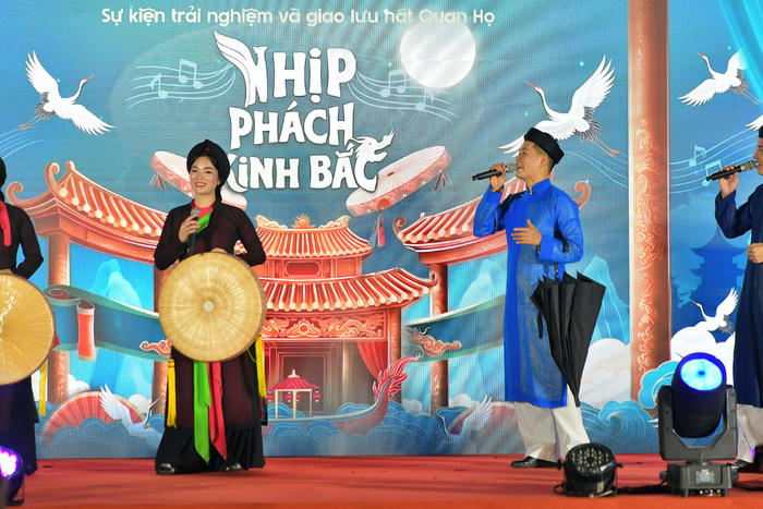 Dân ca Quan họ ngân vang giữa lòng Thủ đô Dân ca Quan họ ngân vang giữa lòng Thủ đô