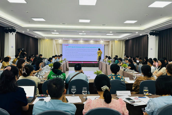 Lao động tự do làm việc ngoài trời đối diện nhiều rủi ro từ biến đổi khí hậu 