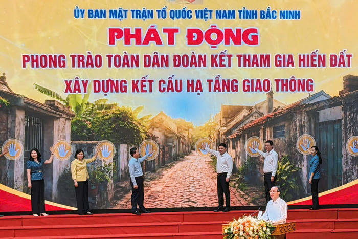 Bắc Ninh phát động phong trào “Toàn dân đoàn kết tham gia hiến đất xây dựng kết cấu hạ tầng giao thông”