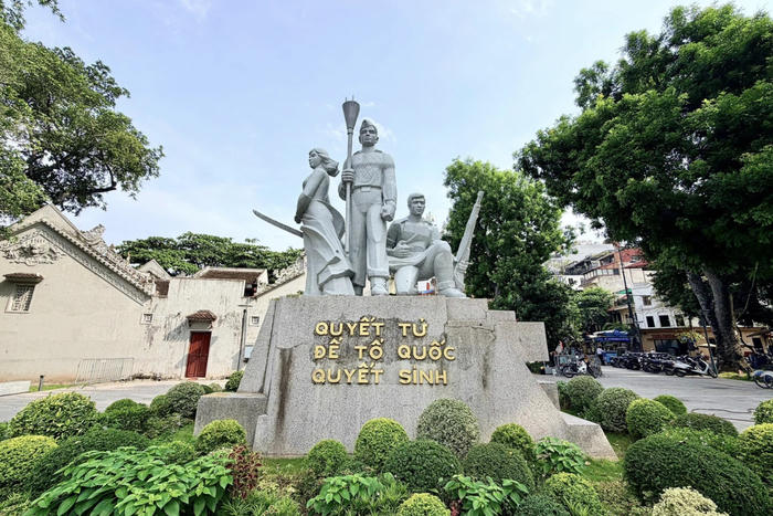Di chuyển tượng đài “Quyết tử để Tổ quốc quyết sinh” về Bộ Tư lệnh Thủ đô