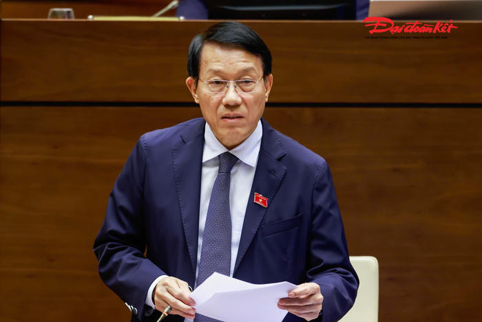Bộ trưởng Lương Tam Quang giải trình trước băn khoăn của đại biểu Quốc hội về bỏ tử hình với tội hiếp dâm người dưới 16 tuổi