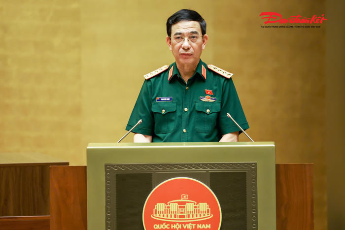 Quốc hội thông qua hai luật liên quan đến quân sự, quốc phòng