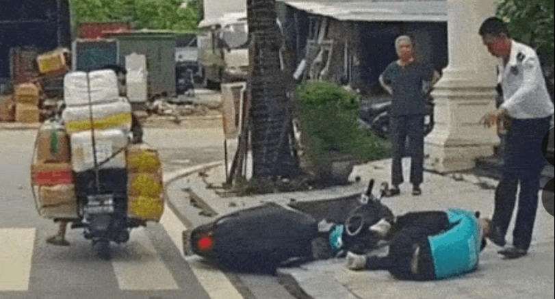 Công an vào cuộc xác minh vụ tài xế xe ôm bị hành hung trước Khu đô thị Louis City Hoàng Mai