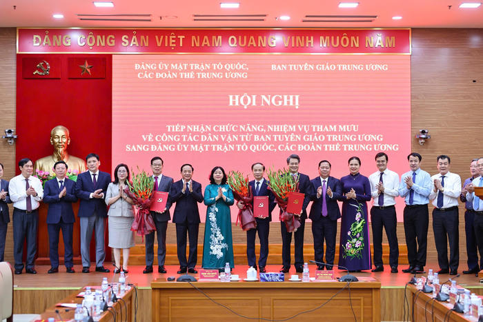 Đảng ủy MTTQ, các đoàn thể Trung ương tiếp nhận chức năng, nhiệm vụ tham mưu về công tác dân vận