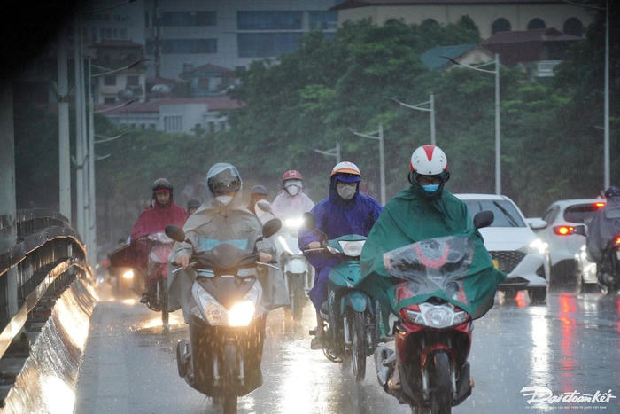 Cảnh báo mưa dông ở Bắc Bộ và Thanh Hóa