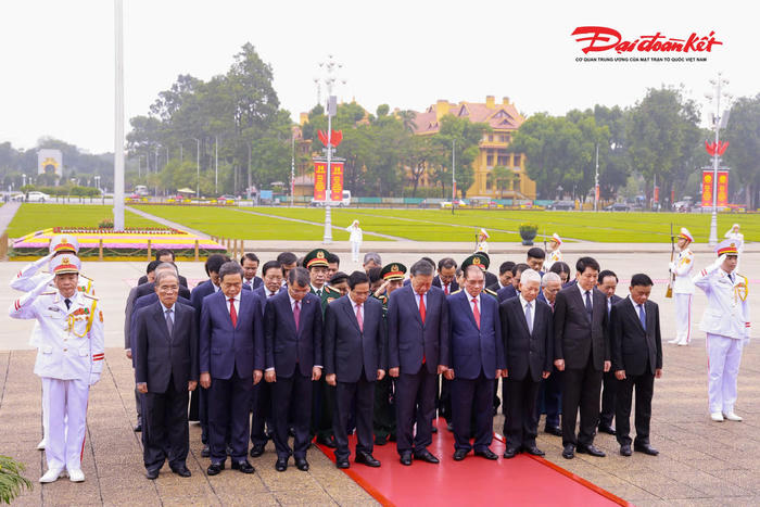 Lãnh đạo Đảng, Nhà nước, MTTQ Việt Nam vào Lăng viếng Chủ tịch Hồ Chí Minh