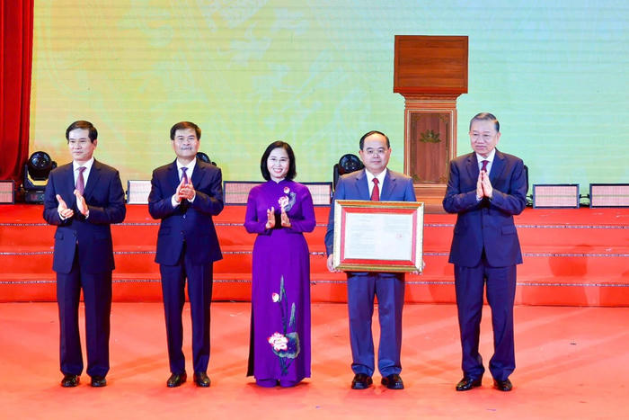 Lễ công bố thành lập thành phố Quảng Ninh và đón nhận Huân chương Lao động hạng Nhất