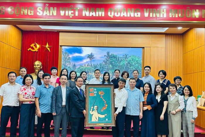 Học Bác để tự soi, tự sửa, nâng cao trách nhiệm phục vụ nhân dân Học Bác để tự soi, tự sửa, nâng cao trách nhiệm phục vụ nhân dân