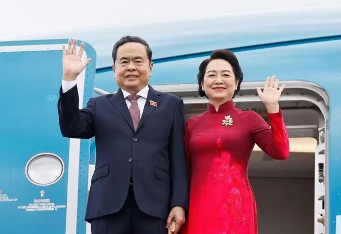 Chủ tịch Quốc hội Trần Thanh Mẫn và Phu nhân lên đường thăm chính thức Hàn Quốc và Mông Cổ