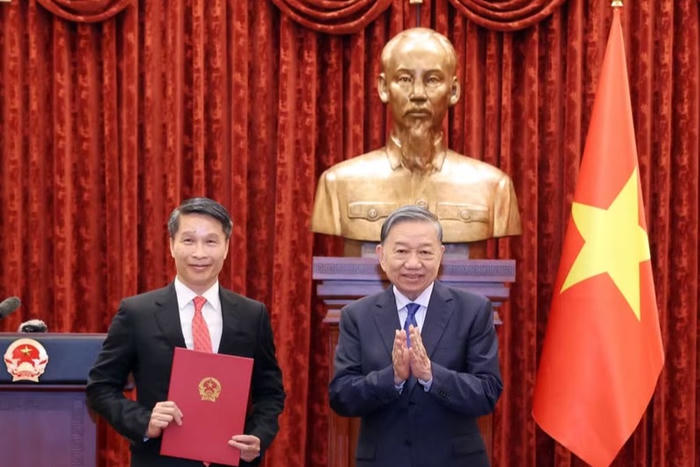 Tổng Bí thư, Chủ tịch nước Tô Lâm trao quyết định bổ nhiệm 2 Đại sứ Việt Nam tại nước ngoài Tổng Bí thư, Chủ tịch nước Tô Lâm trao quyết định bổ nhiệm 2 Đại sứ Việt Nam tại nước ngoài