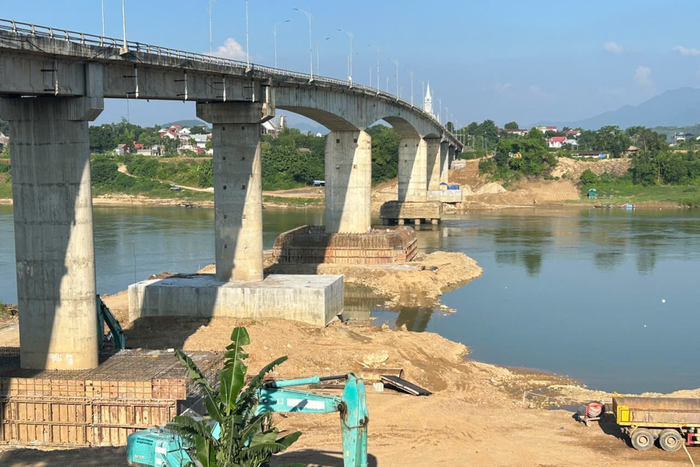 Sửa chữa cầu Sông Lô vẫn chậm tiến độ