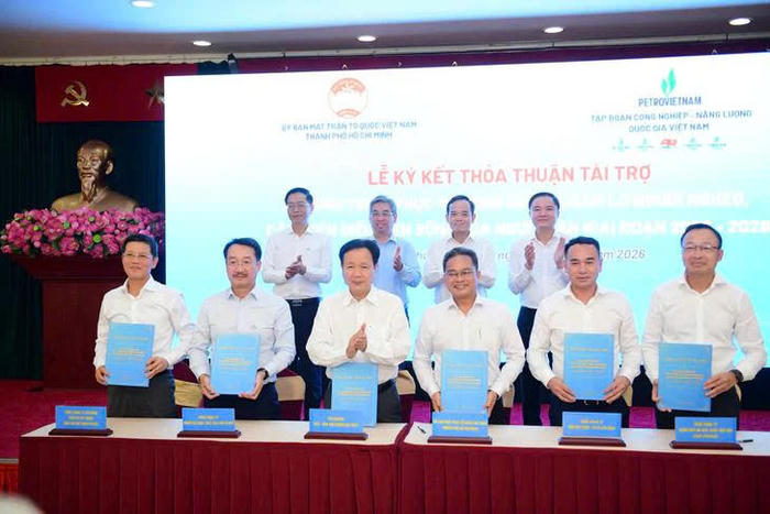500 tỷ đồng hỗ trợ người nghèo, cải thiện đời sống người dân TPHCM 500 tỷ đồng hỗ trợ người nghèo, cải thiện đời sống người dân TPHCM