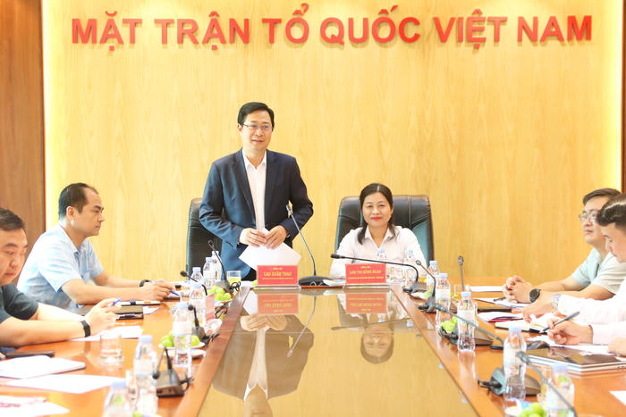 Phó Chủ tịch Cao Xuân Thạo làm việc với Đoàn đại biểu Đảng ủy xã Kiên Đài