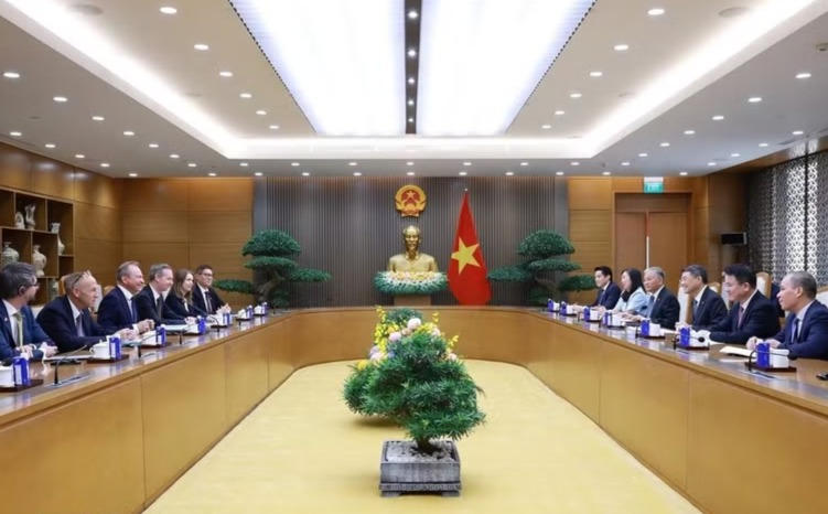 Thủ tướng Lê Minh Hưng tiếp Bộ trưởng Tài chính Luxembourg