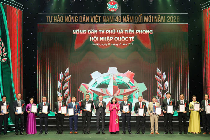 Tôn vinh 96 nông dân Việt Nam xuất sắc 40 năm Đổi mới